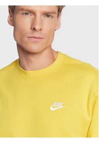 Nike Bluza Nsw Club BV2662 Żółty Standard Fit. Kolor: żółty. Materiał: bawełna