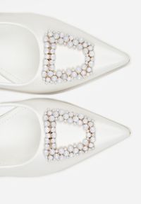 Born2be - Białe Sandały na Szpilce z Cyrkoniową Klamrą Starstone. Okazja: na co dzień. Zapięcie: klamry. Kolor: biały. Materiał: jeans. Obcas: na szpilce. Styl: klasyczny, casual, elegancki #9