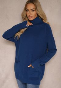 Renee - Niebieski Casualowy Golf z Domieszką Wiskozy Ozdobiony Małymi Kieszeniami Viasya. Okazja: na co dzień. Typ kołnierza: golf. Kolekcja: plus size. Kolor: niebieski. Długość: długie. Wzór: aplikacja. Materiał: wiskoza. Długość rękawa: długi rękaw. Styl: casual