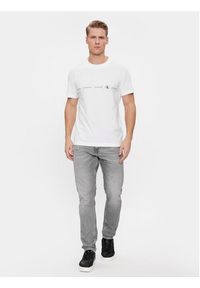 Calvin Klein Jeans T-Shirt Logo Repeat J30J324668 Biały Regular Fit. Kolor: biały. Materiał: bawełna #4