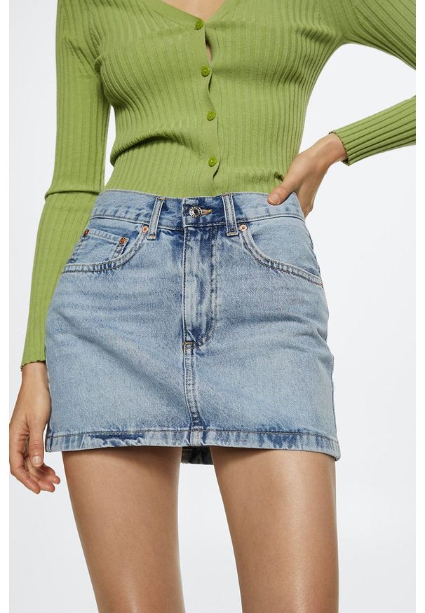 mango - Mango spódnica jeansowa Mom80 mini prosta. Okazja: na co dzień. Kolor: niebieski. Materiał: jeans. Styl: casual