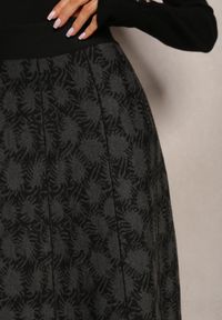 Renee - Czarna Rozkloszowana Spódnica Trapezowa Maxi z Dzianiny Broffe. Kolor: czarny. Materiał: dzianina