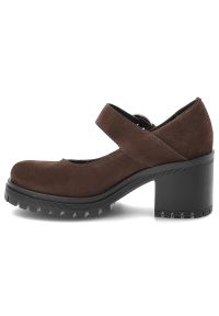 Czekoladowe Półbuty Armodo Skórzane Obuwie Damskie Na Obcasie. Okazja: na co dzień, na spacer. Zapięcie: klamry. Kolor: brązowy. Materiał: skóra. Obcas: na obcasie. Styl: casual, elegancki, klasyczny. Wysokość obcasa: średni #5