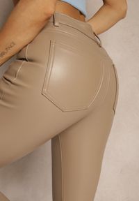 Renee - Beżowe Spodnie Dzwony z Ekoskóry Jorellia. Kolor: beżowy. Materiał: skóra. Długość: długie. Styl: elegancki