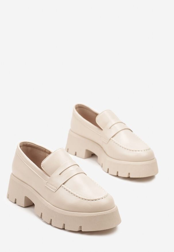 Born2be - Beżowe Mokasyny na Grubej Podeszwie ze Żłobieniami Resizora. Kolor: beżowy. Materiał: jeans. Styl: elegancki, klasyczny