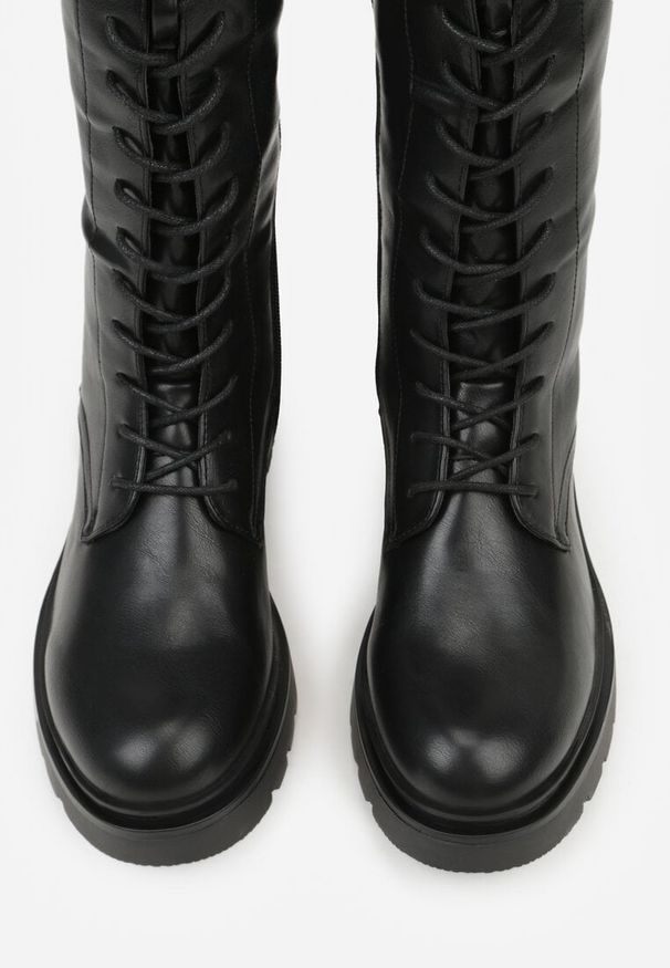 Born2be - Czarne Kozaki w Stylu Workerów Cahrarah. Okazja: na co dzień. Kolor: czarny. Materiał: jeans. Styl: klasyczny, casual