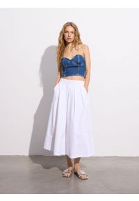 Reserved - Rozkloszowana spódnica midi - biały. Kolor: biały. Materiał: bawełna #1