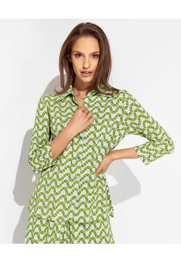 MALIPARMI - Zielona wzorzysta koszula. Okazja: na spotkanie biznesowe, na co dzień, do pracy. Kolor: zielony. Materiał: tkanina, materiał, elastan, wiskoza. Styl: biznesowy, klasyczny, casual, elegancki