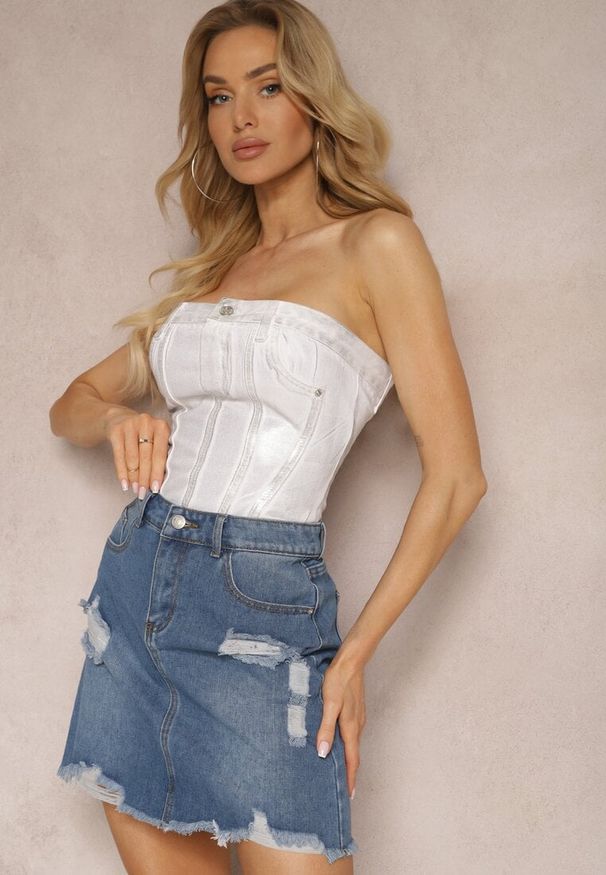 Renee - Niebieska Spódnica Jeansowa Mini Ozdobiona Licznymi Przetarciami Lerira. Kolor: niebieski. Materiał: jeans. Wzór: aplikacja