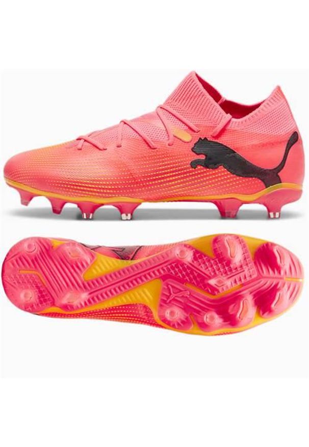 Buty piłkarskie męskie Puma 10771503. Zapięcie: sznurówki. Kolor: wielokolorowy, pomarańczowy, czarny. Materiał: materiał. Szerokość cholewki: normalna. Sport: piłka nożna