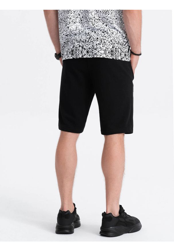 Ombre Clothing - Krótkie spodenki męskie dresowe - czarne V3 - Rozmiar: XXL. Okazja: na co dzień. Kolor: czarny. Materiał: dresówka. Długość: krótkie. Wzór: nadruk. Sezon: wiosna, lato. Styl: klasyczny, casual