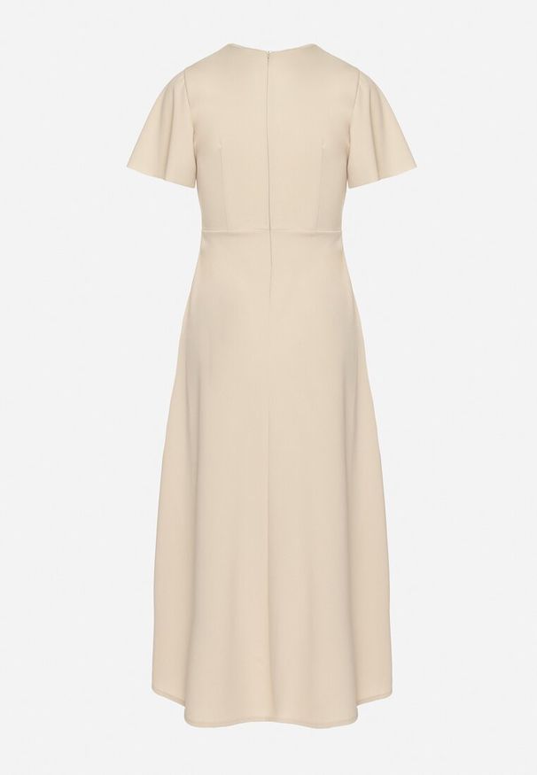 Born2be - Beżowa Rozkloszowana Sukienka Ozdobiona Marszczeniem Odallica. Kolor: beżowy. Wzór: aplikacja. Typ sukienki: rozkloszowane. Styl: elegancki