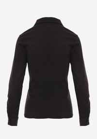 Renee - Czarna Gładka Koszula Zapinana na Guziki Hejora. Okazja: na co dzień, na randkę. Kolor: czarny. Materiał: jeans, satyna, wiskoza. Wzór: gładki. Styl: casual #4