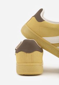 Renee - Żółte Sneakersy Typu Tenisówki Ozdobione Koralikami Daemeli. Kolor: żółty. Materiał: jeans. Wzór: aplikacja. Sezon: lato #3