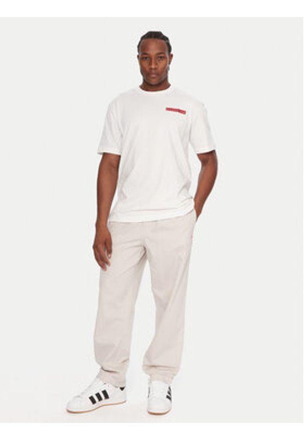 Adidas - adidas T-Shirt Graphic JX3094 Biały Regular Fit. Kolor: biały. Materiał: bawełna