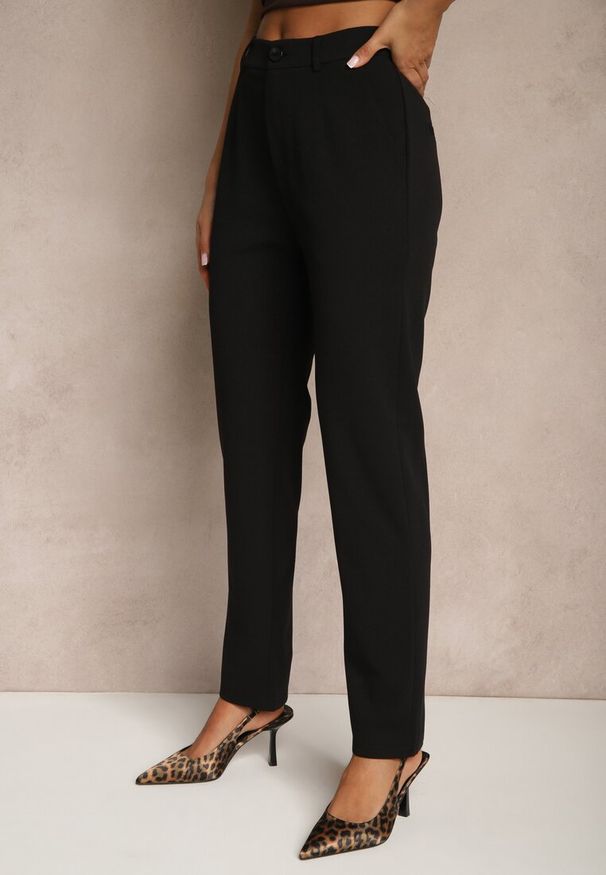 Renee - Czarne Spodnie z Wiskozą o Garniturowym Kroju High Waist Senaridra. Okazja: na co dzień. Stan: podwyższony. Kolor: czarny. Materiał: wiskoza. Styl: casual, elegancki, klasyczny