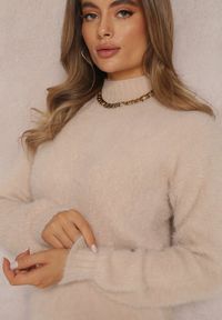 Renee - Jasnobeżowy Sweter Wełniany Tasphenyo. Okazja: na co dzień. Kolor: beżowy. Materiał: wełna. Długość: długie. Wzór: jednolity. Styl: klasyczny, elegancki, casual #3