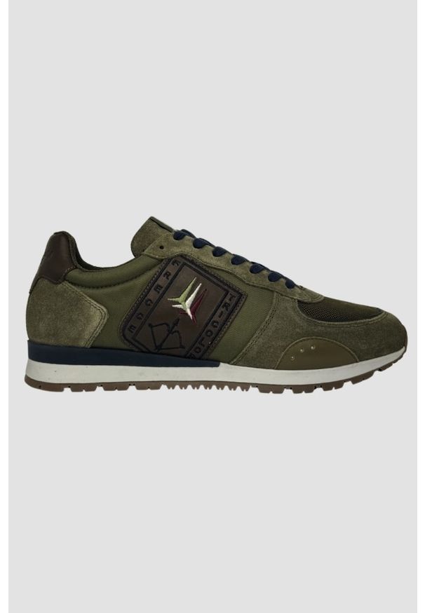 Aeronautica Militare - AERONAUTICA MILITARE Zielone sneakersy męskie Frecce Tricolori, Rozmiar 43. Okazja: na co dzień. Kolor: zielony. Materiał: zamsz, tkanina. Wzór: haft