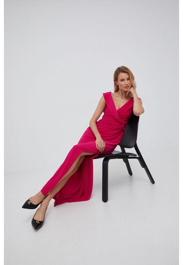 Lauren Ralph Lauren sukienka 253863940006 kolor różowy maxi rozkloszowana. Kolor: różowy. Materiał: tkanina. Długość rękawa: na ramiączkach. Wzór: gładki. Typ sukienki: rozkloszowane. Długość: maxi