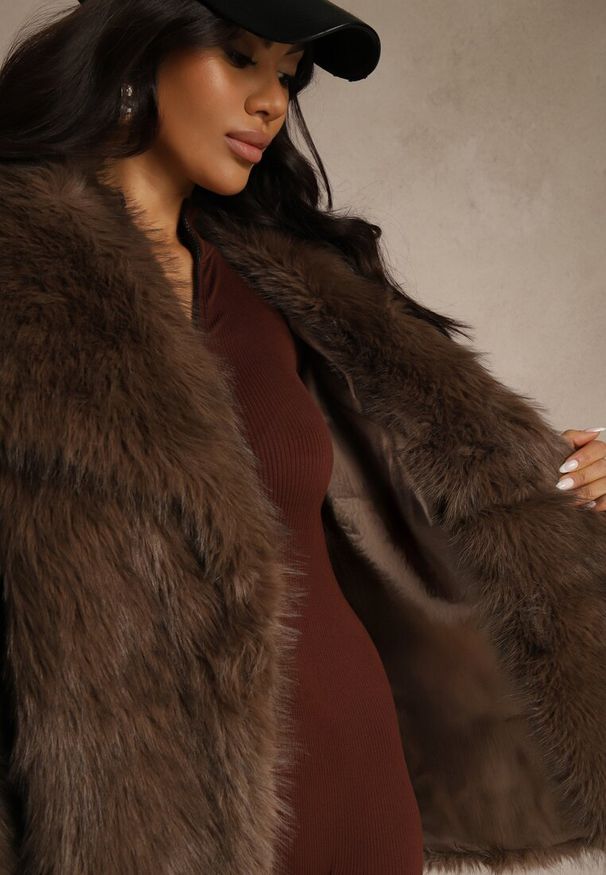 Renee - Brązowa Dwurzędowa Kurtka Futerko Oversize Nenalla. Okazja: na co dzień. Kolor: brązowy. Materiał: futro. Styl: casual
