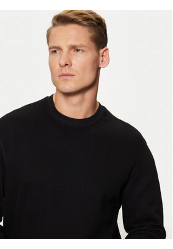 Guess Sweter M5RQ50 KCMZ1 Czarny Regular Fit. Kolor: czarny. Materiał: bawełna