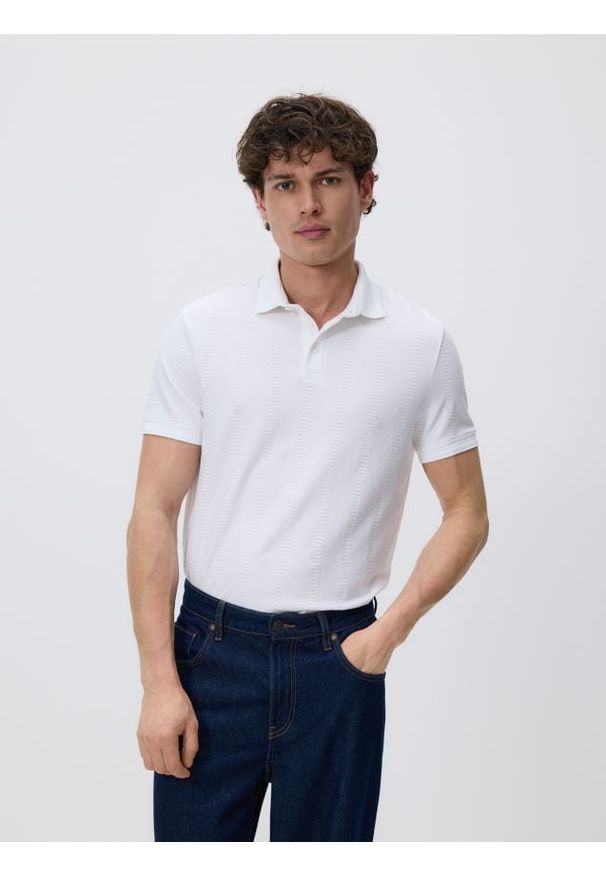 Reserved - Koszulka polo slim - biały. Typ kołnierza: polo. Kolor: biały. Materiał: dzianina, bawełna