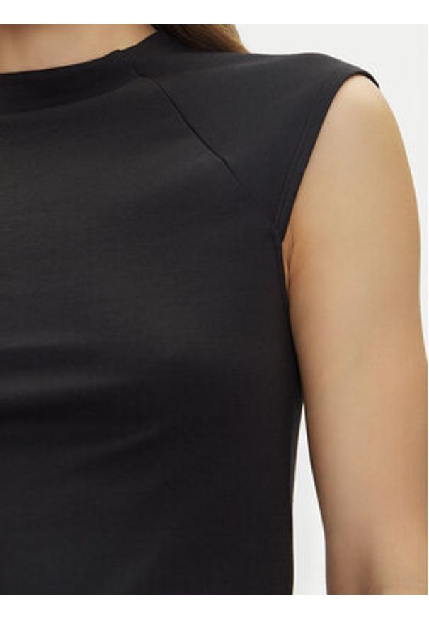 Calvin Klein Top Liquid Touch Top K20K208422 Czarny Slim Fit. Kolor: czarny. Materiał: bawełna