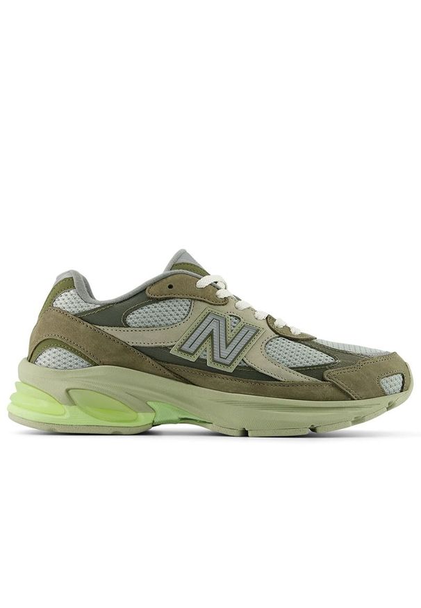 Buty unisex New Balance U20101AH - zielone. Kolor: zielony. Materiał: zamsz, guma. Szerokość cholewki: normalna. Sezon: lato. Sport: bieganie