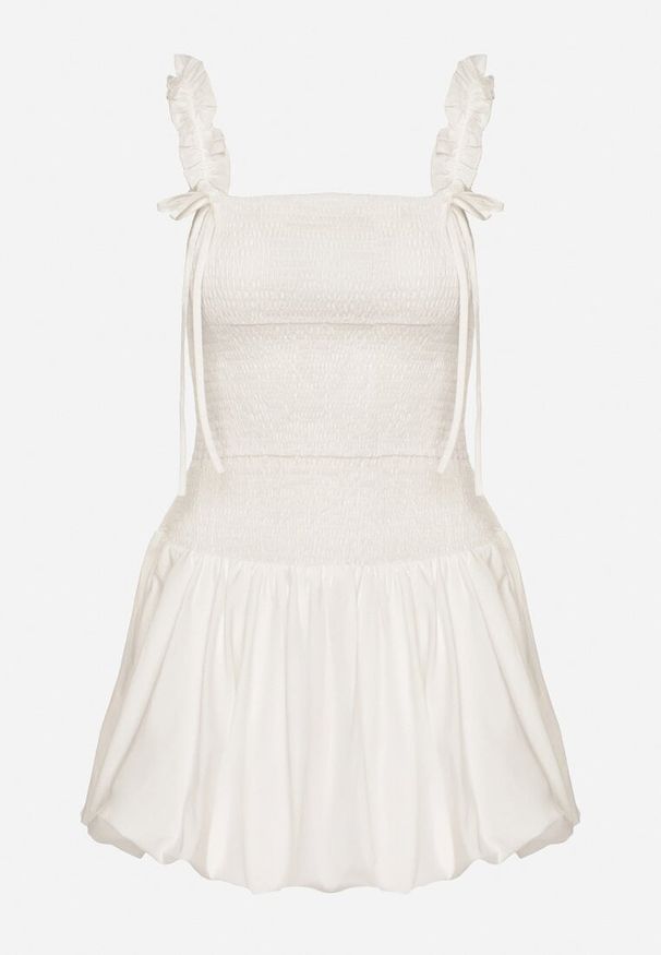 Born2be - Biała Bawełniana Sukienka Bombka na Ramiączkach z Elastyczną Górą Linarisena. Okazja: na imprezę, na co dzień. Typ kołnierza: kokarda. Kolor: biały. Materiał: bawełna. Długość rękawa: na ramiączkach. Typ sukienki: bombki. Styl: casual, elegancki