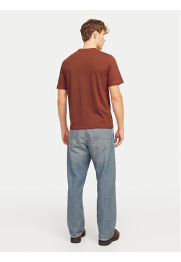 Jack & Jones - Jack&Jones T-Shirt Vesterbro 12265740 Brązowy Relaxed Fit. Kolor: brązowy. Materiał: bawełna