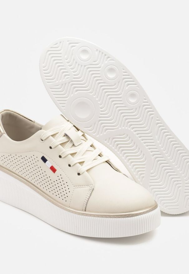 Born2be - Beżowe Sneakersy ze Skóry Naturalnej Ozdobione Perforacją Halaviona. Okazja: na co dzień. Kolor: beżowy. Materiał: skóra. Wzór: aplikacja. Obcas: na platformie