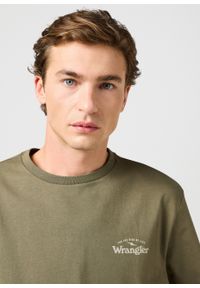Wrangler - MESKA KOSZULKA WRANGLER GRAPHIC TEE DUSTY OLIVE 112362368 #4