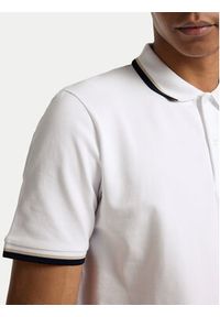 Selected Homme Polo 16095852 Biały Slim Fit. Typ kołnierza: polo. Kolor: biały. Materiał: bawełna
