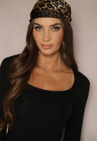 Renee - Czarna Bluzka z Wiskozą i Kwadratowym Dekoltem Nelamira. Okazja: do pracy. Typ kołnierza: dekolt kwadratowy. Kolor: czarny. Materiał: wiskoza. Długość rękawa: długi rękaw. Długość: długie. Styl: elegancki #4