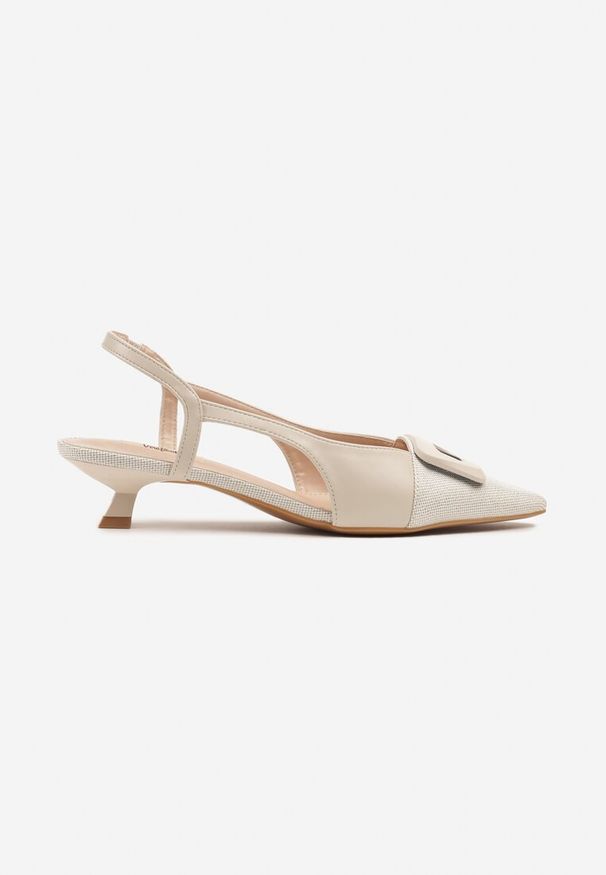 Born2be - Jasnobeżowe Sandały na Obcas Typu Kaczuszka z Geometryczną Ozdobą Tillio. Okazja: na co dzień. Kolor: beżowy. Materiał: jeans. Wzór: aplikacja, geometria. Obcas: na obcasie. Styl: casual, klasyczny, wizytowy. Wysokość obcasa: średni