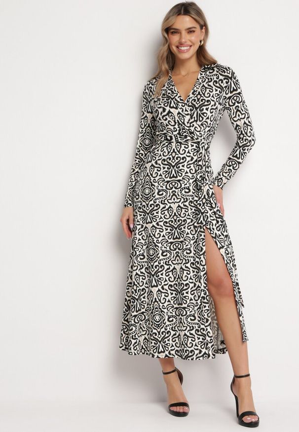 Born2be - Czarno-Biała Maxi Sukienka Taliowana Kopertowa z Materiałowym Paskiem Ailrin. Kolor: czarny. Materiał: materiał. Typ sukienki: kopertowe. Styl: elegancki. Długość: maxi