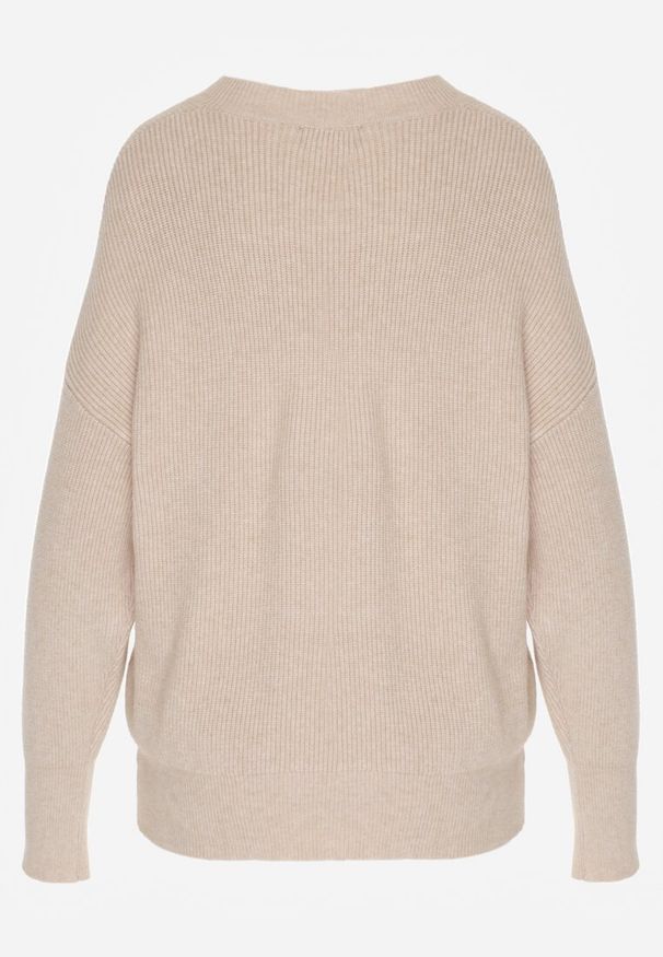 Born2be - Beżowy Sweter z Domieszką Kaszmiru z Dekoltem w Serek Feralaine. Okazja: na spotkanie biznesowe, na co dzień. Typ kołnierza: dekolt w serek. Kolor: beżowy. Materiał: kaszmir. Styl: elegancki, casual, klasyczny, biznesowy