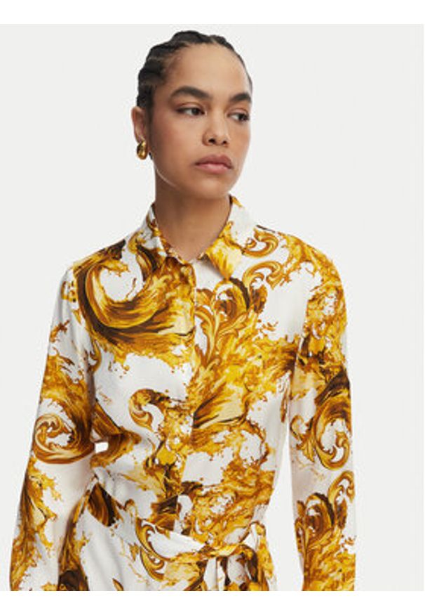 Versace Jeans Couture Sukienka koszulowa 80HAO911 NS757 Biały Relaxed Fit. Kolor: biały. Materiał: wiskoza. Typ sukienki: koszulowe