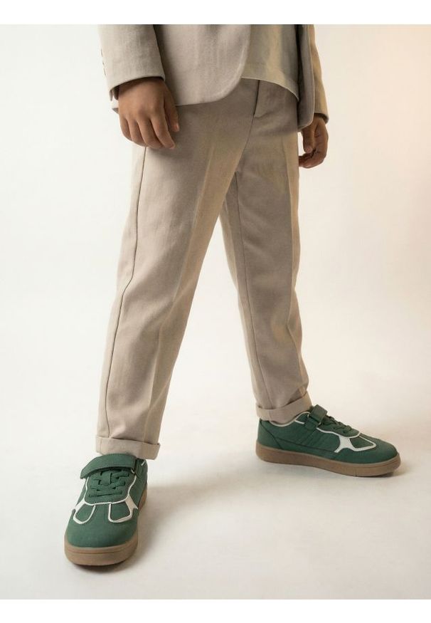 Sinsay - Eleganckie spodnie chino - beżowy. Kolor: beżowy. Styl: elegancki