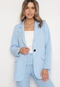 Born2be - Niebieska Klasyczna Marynarka o Jednorzędowym Kroju z Imitacją Kieszeni Felzeri. Kolor: niebieski. Materiał: tkanina. Styl: klasyczny
