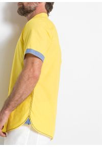 Koszula z krótkim rękawem i nadrukiem bonprix żółty ananasowy. Kolor: żółty. Długość rękawa: krótki rękaw. Długość: krótkie. Wzór: nadruk #7