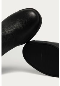 Calvin Klein - Kozaki skórzane. Nosek buta: okrągły. Zapięcie: zamek. Kolor: czarny. Materiał: skóra. Szerokość cholewki: normalna. Obcas: na koturnie. Wysokość obcasa: średni #5
