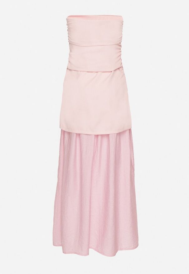 Born2be - Różowa Koktajlowa Sukienka Typu Bandeau z Marszczeniem Izelessa. Okazja: na imprezę. Kolor: różowy. Styl: wizytowy