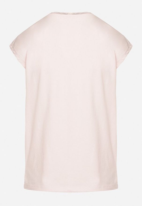 Born2be - Jasnoróżowy Bawełniany T-shirt z Koronką przy Dekolcie Ralettia. Okazja: na co dzień. Kolor: różowy. Materiał: bawełna, koronka. Wzór: koronka. Styl: casual