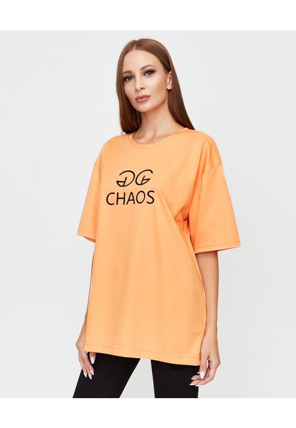 CHAOS BY MARTA BOLIGLOVA - Bawełniany t-shirt z logo. Kolor: pomarańczowy. Materiał: bawełna. Styl: elegancki