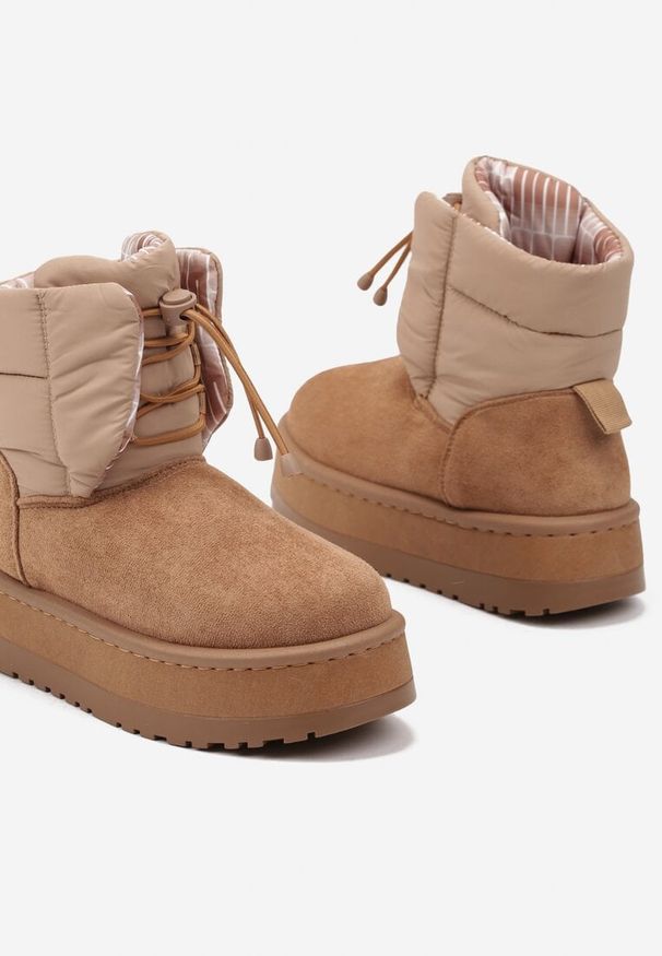 Born2be - Jasnobrązowe Pikowane Sznurowane Śniegowce na Grubej Podeszwie Mazilia. Okazja: na co dzień. Zapięcie: sznurówki. Kolor: brązowy. Materiał: jeans, wełna. Sezon: zima. Obcas: na obcasie. Styl: elegancki, casual. Wysokość obcasa: średni