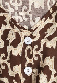 Born2be - Brązowa Bawełniana Sukienka z Dekoltem w Serek Zapinana na Guziki z Gumką w Pasie Kelea. Okazja: na co dzień. Typ kołnierza: dekolt w serek. Kolor: brązowy. Materiał: bawełna. Typ sukienki: proste. Styl: wizytowy, casual, klasyczny, elegancki #6