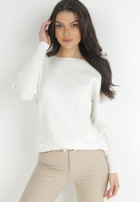 Born2be - Biały Długi Sweter z Kieszeniami Mauvi. Kolor: biały. Materiał: dzianina. Długość rękawa: długi rękaw. Długość: długie. Wzór: prążki #3