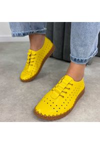 Żółte ażurowane skórzane półbuty damskie T.Sokolski w26-02. Kolor: żółty. Materiał: skóra. Szerokość cholewki: normalna. Sezon: wiosna, jesień, lato. Styl: klasyczny #1