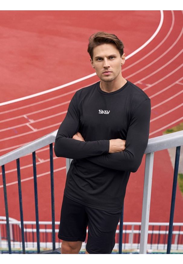 Sinsay - Szorty sportowe - czarny. Kolor: czarny. Styl: sportowy